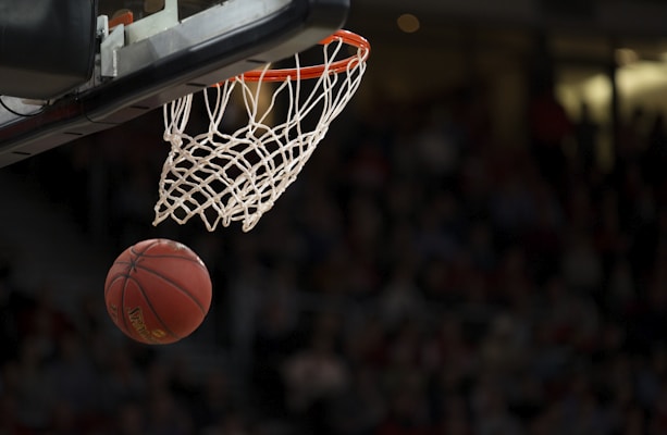 NBA篮球比赛精彩瞬间 - 球员投篮动作